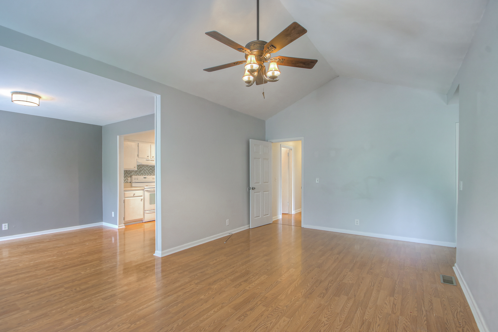 104 Doral Court