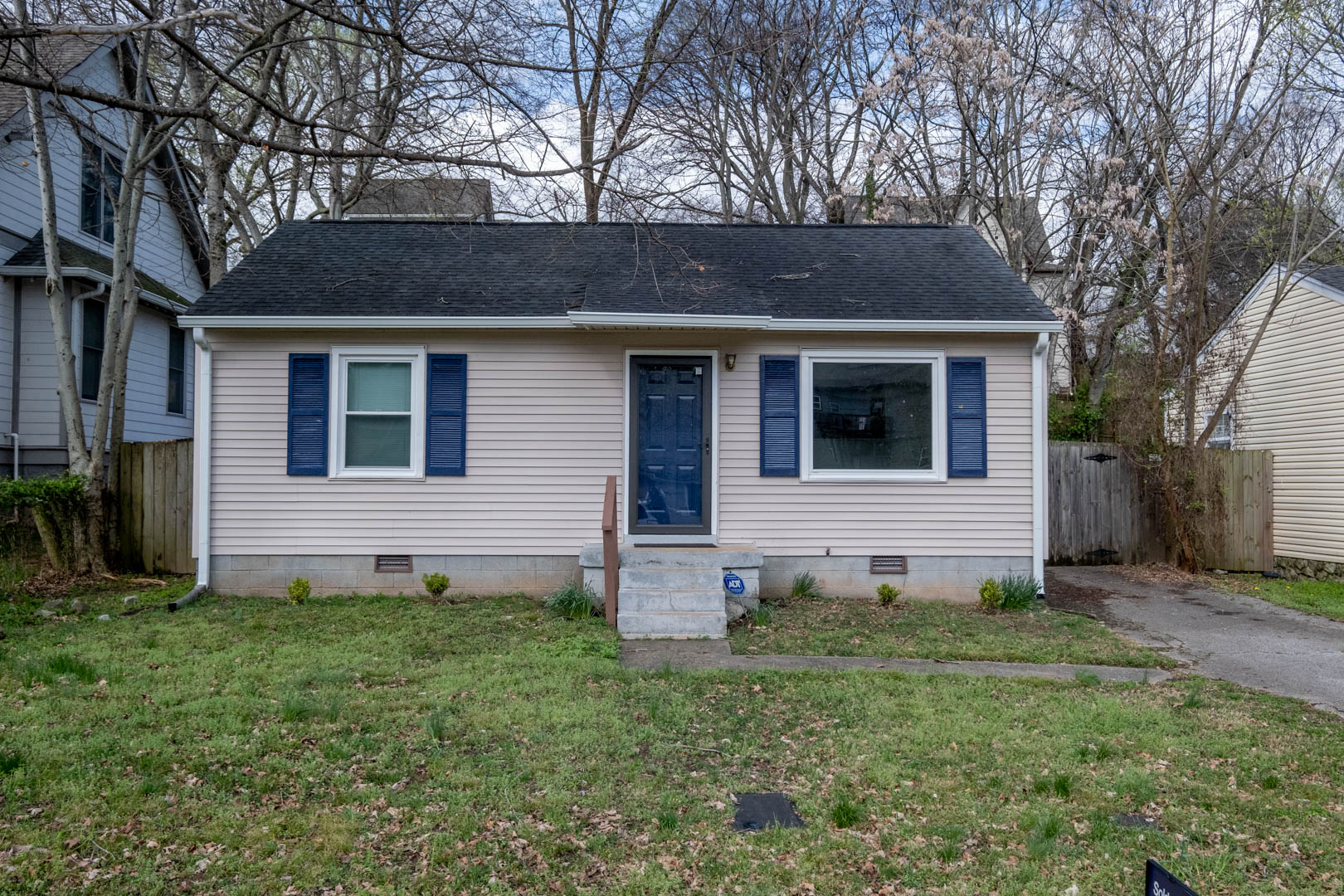 606 Village Court